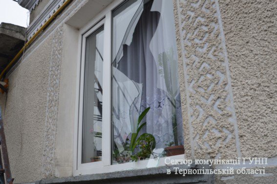 Двоє загиблих, один поранений: поблизу Тернополя зловмисник підірвався на гранаті разом із заручником (ФОТО) (фото) - фото 2 Двоє загиблих, один поранений: поблизу Тернополя зловмисник підірвався на гранаті разом із заручником (ФОТО) (фото) - фото 2