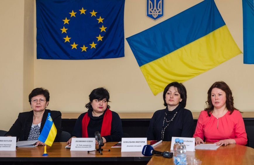 Белоцерковская фотовыставка «Женщины и конфликт в Украине» (фото) (фото) - фото 2 Белоцерковская фотовыставка «Женщины и конфликт в Украине» (фото) (фото) - фото 2
