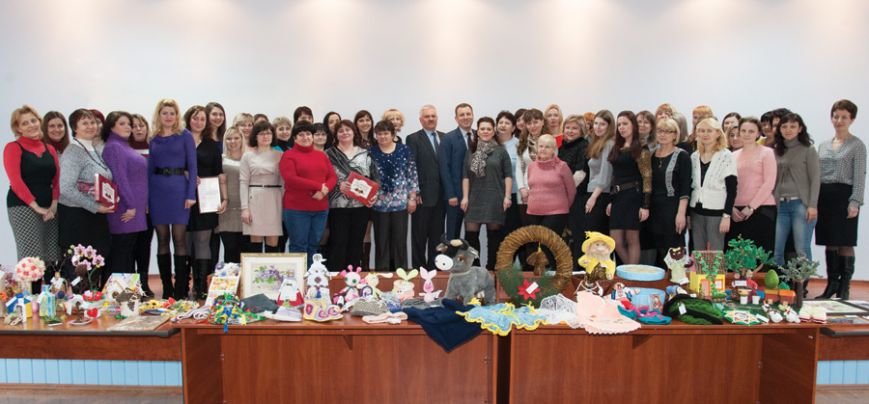 Международный женский день в Сумском НПО отметили handmade-конкурсом и благотворительной ярмаркой (ФОТО) (фото) - фото 1 Международный женский день в Сумском НПО отметили handmade-конкурсом и благотворительной ярмаркой (ФОТО) (фото) - фото 1