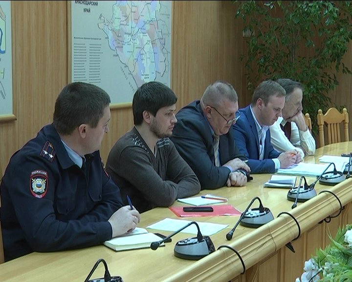 Глава города Андрей Харченко встретился с руководителями национальных общин