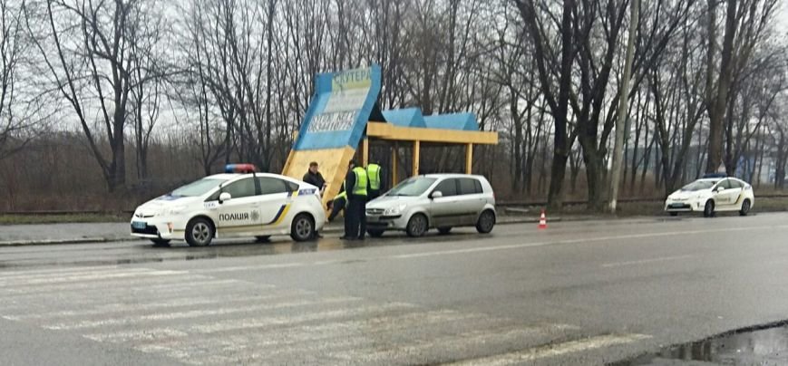 ДТП в Днепропетровске: авария с полицией, фура сбила мужчину и лобовое двух иномарок (ФОТО) (фото) - фото 5 ДТП в Днепропетровске: авария с полицией, фура сбила мужчину и лобовое двух иномарок (ФОТО) (фото) - фото 5