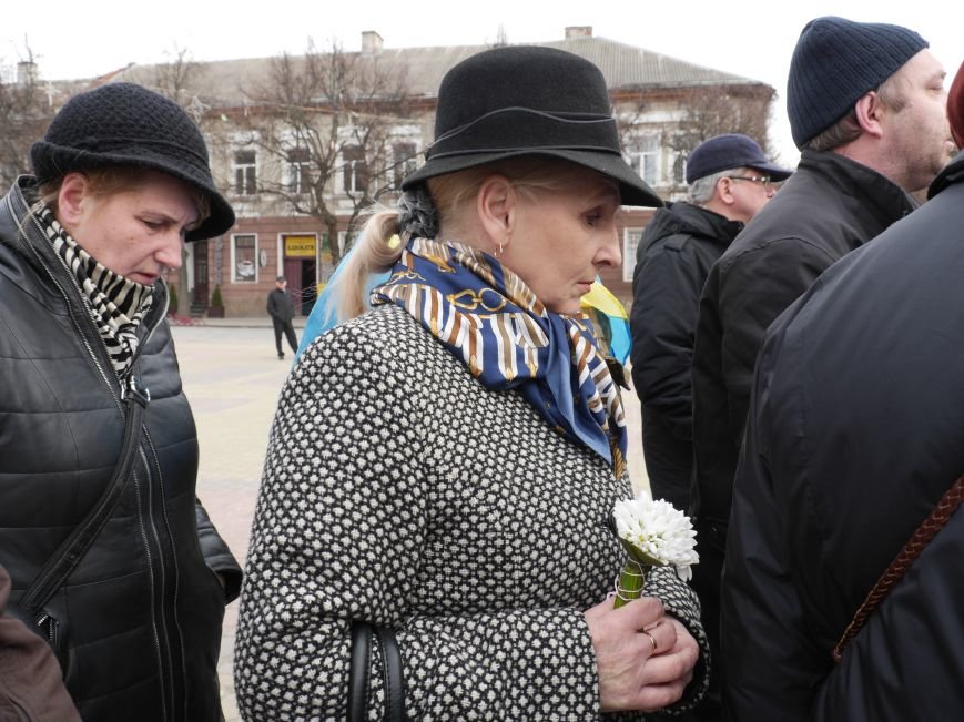 На Театральному майдані Тернополя провели акцію на підтримку Надії Савченко (Фото) (фото) - фото 1 На Театральному майдані Тернополя провели акцію на підтримку Надії Савченко (Фото) (фото) - фото 1