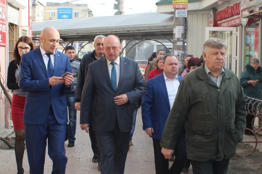В Симферополе поздравили женщин и наградили особенных детей, опреде... В Симферополе поздравили женщин и наградили особенных детей, определились с новым памятником и вспомнили Сталина (ФОТО) (фото) - фото 7