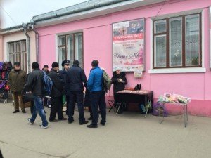 У Тернополі почали штрафувати продавців підсніжників (фото) (фото) - фото 1 У Тернополі почали штрафувати продавців підсніжників (фото) (фото) - фото 1