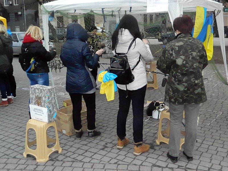 В помощьВ помощь запорожским артиллеристам устроили ярмарку с 10 тысячами вареников (ФОТО) (фото) - фото 1 В помощьВ помощь запорожским артиллеристам устроили ярмарку с 10 тысячами вареников (ФОТО) (фото) - фото 1
