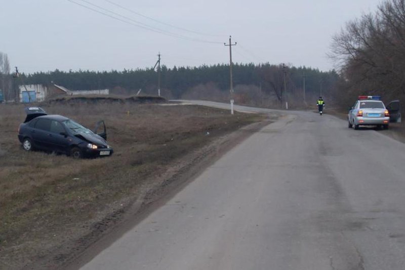 В Старом Осколе «Приора» на полном ходу влетела под фуру (фото) - фото 2 В Старом Осколе «Приора» на полном ходу влетела под фуру (фото) - фото 2