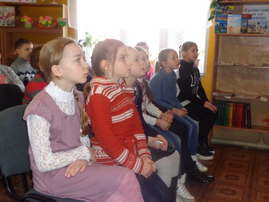 Наша честь, гордость и слава: в детской библиотеке имени А. П. Гайд... Наша честь, гордость и слава: в детской библиотеке имени А. П. Гайдара поговорили о многогранной личности Тараса Шевченко (фото) - фото 11