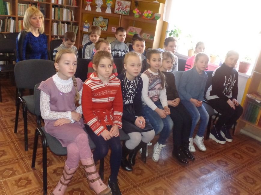 Наша честь, гордость и слава: в детской библиотеке имени А. П. Гайд... Наша честь, гордость и слава: в детской библиотеке имени А. П. Гайдара поговорили о многогранной личности Тараса Шевченко (фото) - фото 3