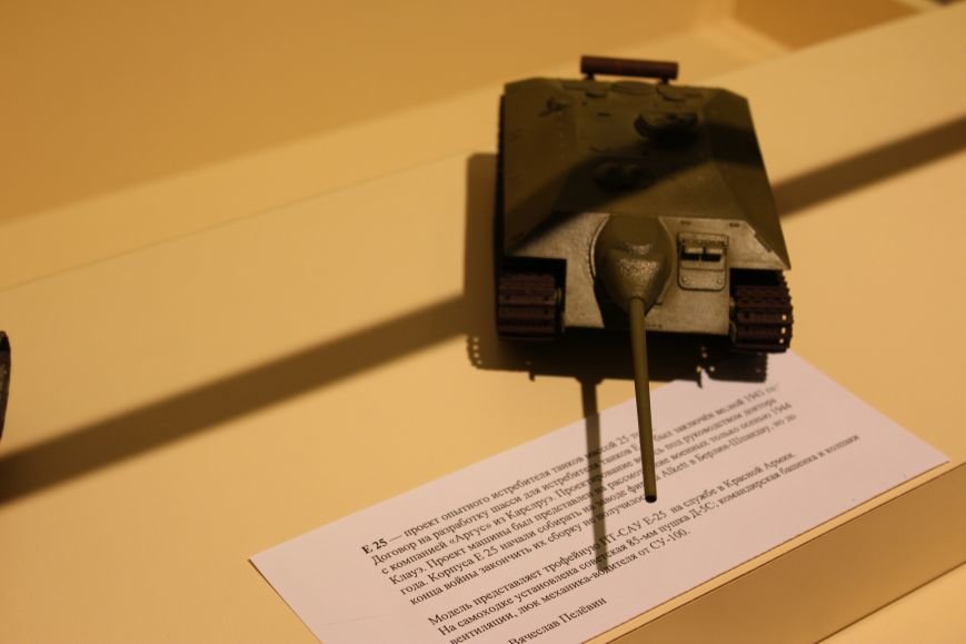 Сыктывкарцы изучают военную историю и создают мини-образцы военной техники, фото-2