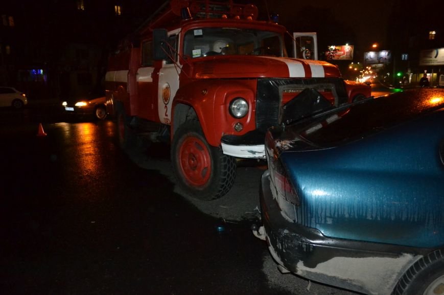 В Одессе пьяный лихач протаранил пожарную машину (ФОТО) (фото) - фото 1