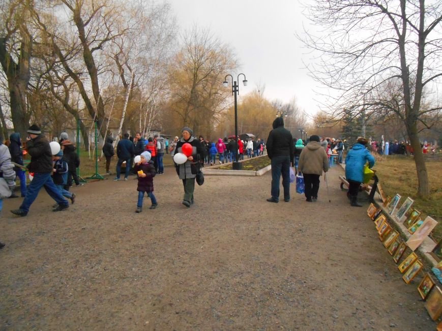 В городском парке Славянска отпраздновали Масленицу (фото) - фото 1 В городском парке Славянска отпраздновали Масленицу (фото) - фото 1