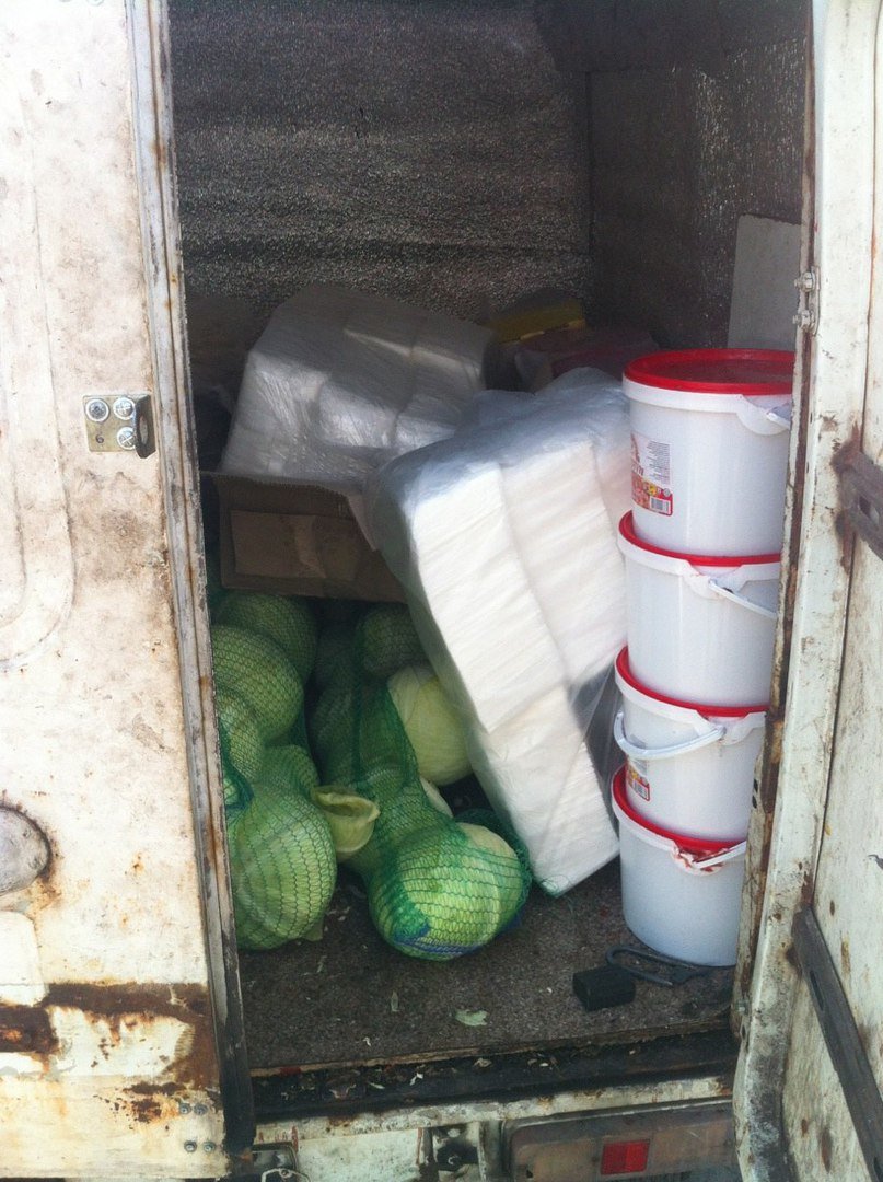 Ревизор был бы в шоке: как хранятся продукты для шаурмы в Днепропетровске (ФОТО) (фото) - фото 2 Ревизор был бы в шоке: как хранятся продукты для шаурмы в Днепропетровске (ФОТО) (фото) - фото 2