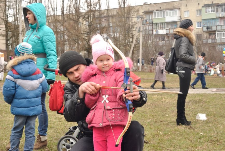 В Новограде-Волынском провели праздник встречи весны (ФОТО, ВИДЕО)... В Новограде-Волынском провели праздник встречи весны (ФОТО, ВИДЕО) (фото) - фото 1
