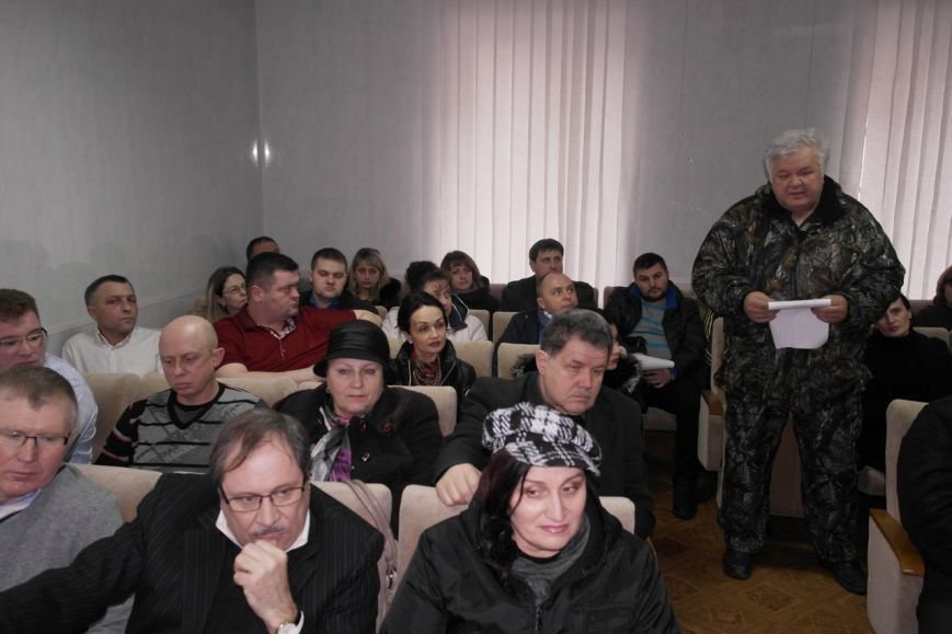 В Красноармейске предпринимателей попытались убедить, что «вилка» и 30-кратное увеличение налогов им не повредит (фото) - фото 3 В Красноармейске предпринимателей попытались убедить, что «вилка» и 30-кратное увеличение налогов им не повредит (фото) - фото 3