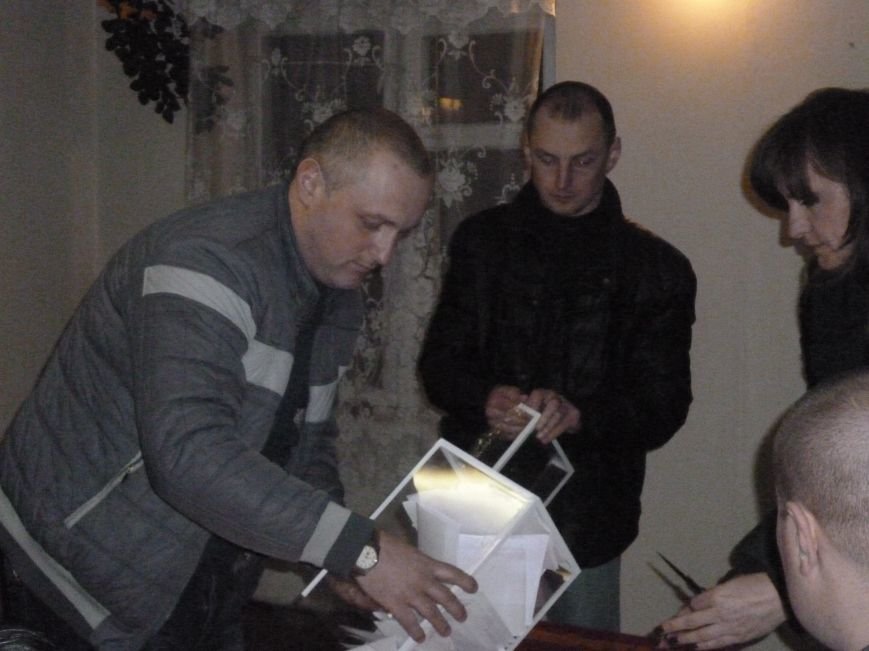 В Родинском, вопреки всему, избран новый исполняющий обязанности городского головы (фото) - фото 10 В Родинском, вопреки всему, избран новый исполняющий обязанности городского головы (фото) - фото 10
