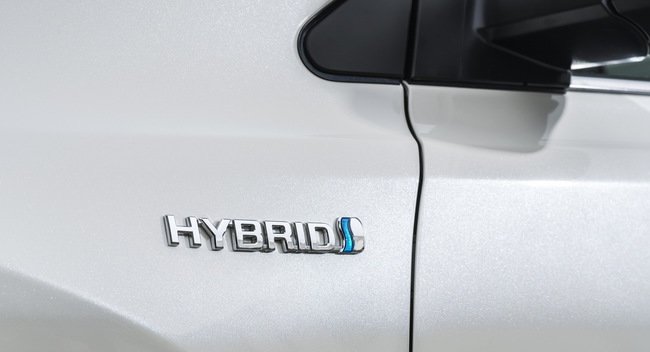 Тест-драйв Toyota RAV4 Hybrid: майбутнє не за горами Тест-драйв (фото) - фото 6 Тест-драйв Toyota RAV4 Hybrid: майбутнє не за горами Тест-драйв (фото) - фото 6