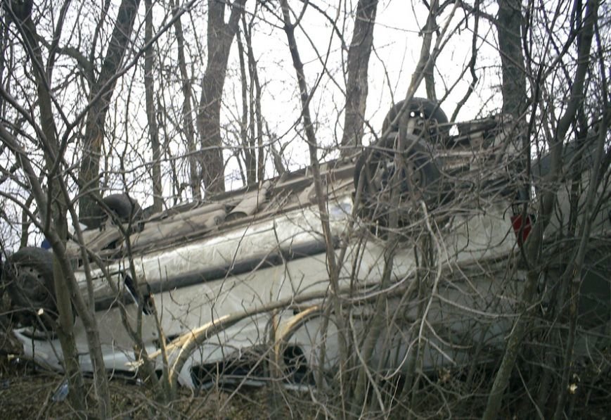 На Полтавщине снова смертельное ДТП. Водитель и пассажир погибли на месте происшествия (ФОТО) (фото) - фото 1 На Полтавщине снова смертельное ДТП. Водитель и пассажир погибли на месте происшествия (ФОТО) (фото) - фото 1