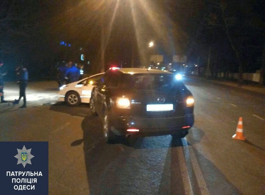 В Одессе на месте аварии лихач сбил полицейского-регулировщика (ФОТО) (фото) - фото 1