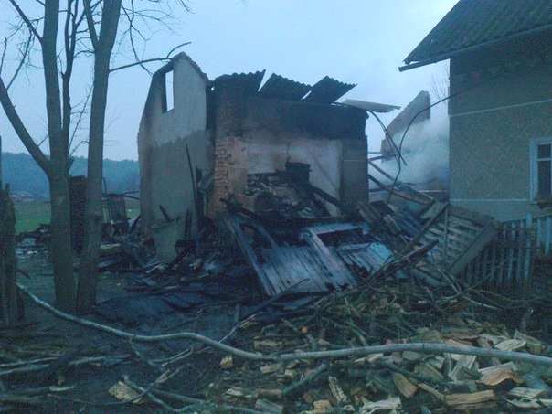 На Тернопільщині вщент згорів будинок (фото) (фото) - фото 1 На Тернопільщині вщент згорів будинок (фото) (фото) - фото 1