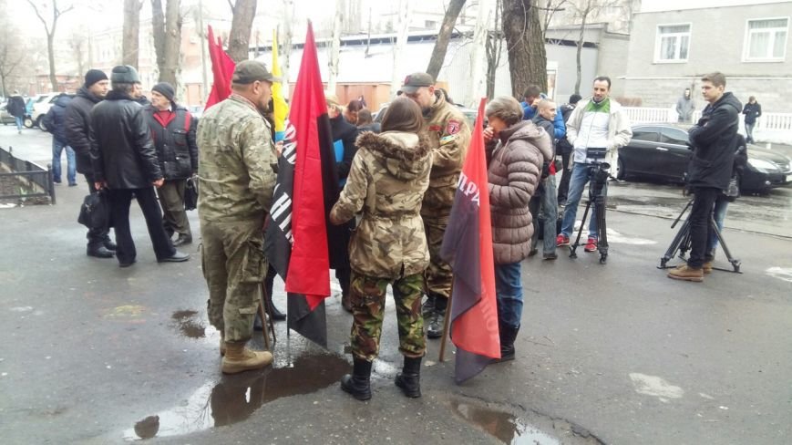 В Днепропетровске люди снова вышли на митинг: причины (ФОТО) (фото) - фото 10 В Днепропетровске люди снова вышли на митинг: причины (ФОТО) (фото) - фото 10