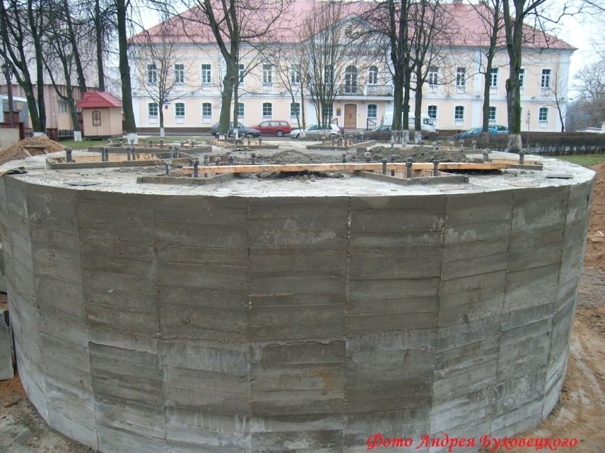 90 тонн чугуна и более 100 кубов бетона в центре Полоцка. Как возро... 90 тонн чугуна и более 100 кубов бетона в центре Полоцка. Как возрождался памятник Героям Отечественной войны 1812 (фото) - фото 4