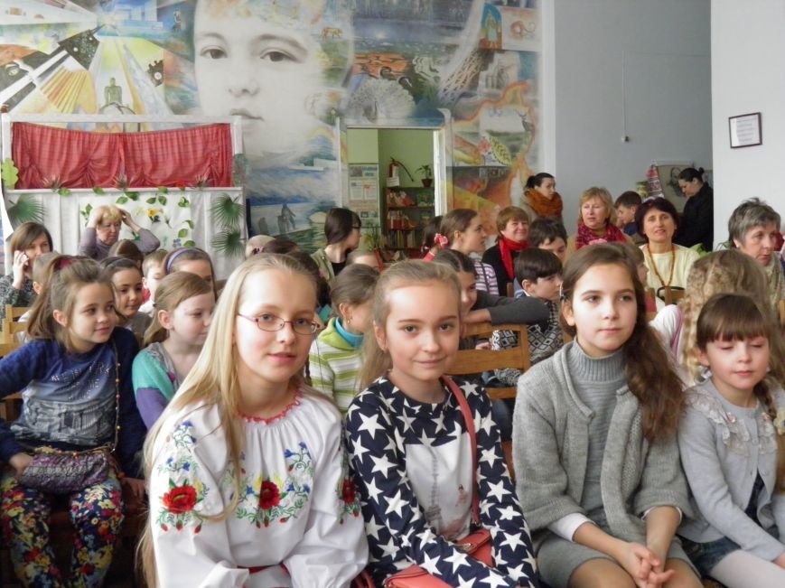 Сузір’я вічного й святого – дитяча книга на Землі (фото) - фото 6 Сузір’я вічного й святого – дитяча книга на Землі (фото) - фото 6