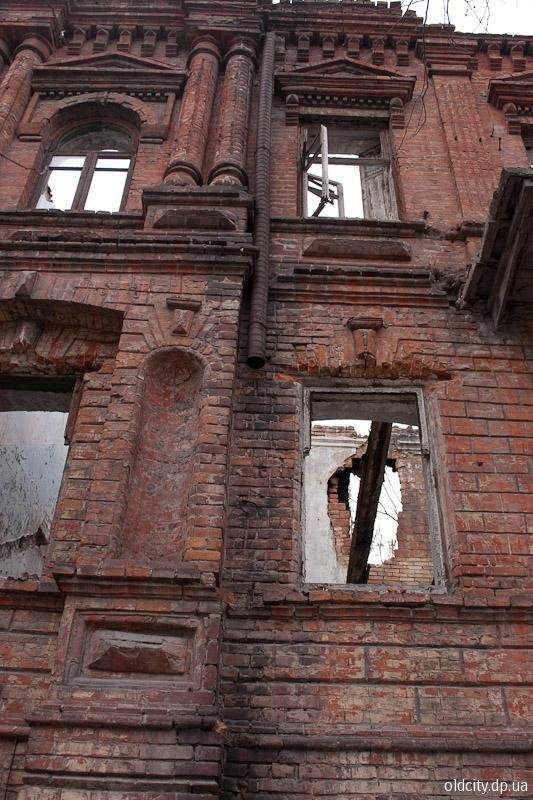 В Днепропетровске разрушился уникальный исторический квартал (ФОТО, ВИДЕО) (фото) - фото 1 В Днепропетровске разрушился уникальный исторический квартал (ФОТО, ВИДЕО) (фото) - фото 1