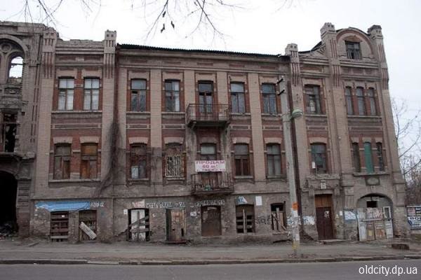 В Днепропетровске разрушился уникальный исторический квартал (ФОТО, ВИДЕО) (фото) - фото 2 В Днепропетровске разрушился уникальный исторический квартал (ФОТО, ВИДЕО) (фото) - фото 2