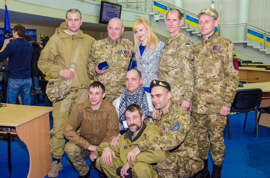 За мужественные подвиги: в Днепропетровске вручили награды бойцам-добровольцам (ФОТО) (фото) - фото 4 За мужественные подвиги: в Днепропетровске вручили награды бойцам-добровольцам (ФОТО) (фото) - фото 4