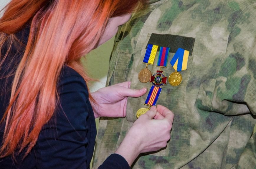 За мужественные подвиги: в Днепропетровске вручили награды бойцам-добровольцам (ФОТО) (фото) - фото 3 За мужественные подвиги: в Днепропетровске вручили награды бойцам-добровольцам (ФОТО) (фото) - фото 3