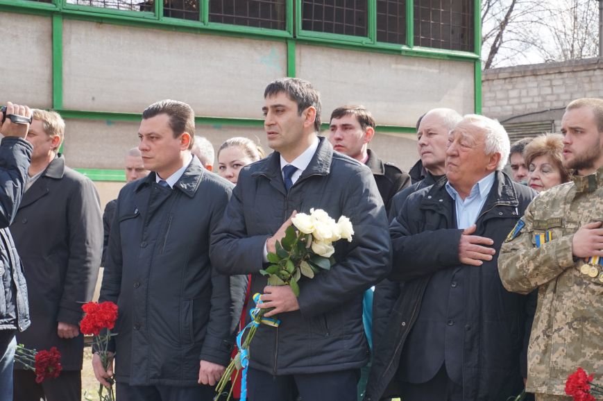 В Криворожском Центре подготовки и переподготовки рабочих кадров увековечили в камне память о своих учениках, погибших в АТО (ФОТО) (фото) - фото 1 В Криворожском Центре подготовки и переподготовки рабочих кадров увековечили в камне память о своих учениках, погибших в АТО (ФОТО) (фото) - фото 1