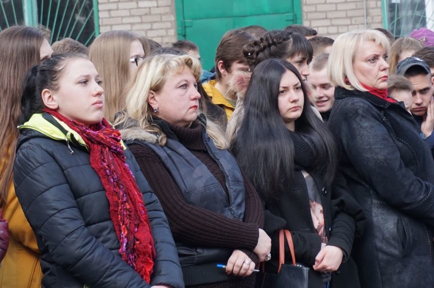 В Криворожском Центре подготовки и переподготовки рабочих кадров увековечили в камне память о своих учениках, погибших в АТО (ФОТО) (фото) - фото 1 В Криворожском Центре подготовки и переподготовки рабочих кадров увековечили в камне память о своих учениках, погибших в АТО (ФОТО) (фото) - фото 1