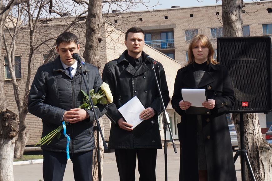 В Криворожском Центре подготовки и переподготовки рабочих кадров увековечили в камне память о своих учениках, погибших в АТО (ФОТО) (фото) - фото 1 В Криворожском Центре подготовки и переподготовки рабочих кадров увековечили в камне память о своих учениках, погибших в АТО (ФОТО) (фото) - фото 1