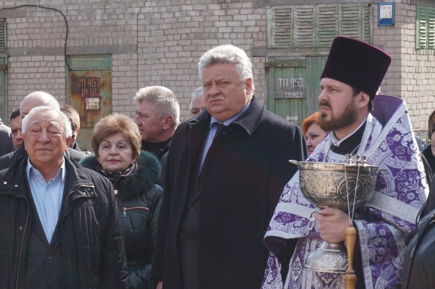 В Криворожском Центре подготовки и переподготовки рабочих кадров увековечили в камне память о своих учениках, погибших в АТО (ФОТО) (фото) - фото 1 В Криворожском Центре подготовки и переподготовки рабочих кадров увековечили в камне память о своих учениках, погибших в АТО (ФОТО) (фото) - фото 1