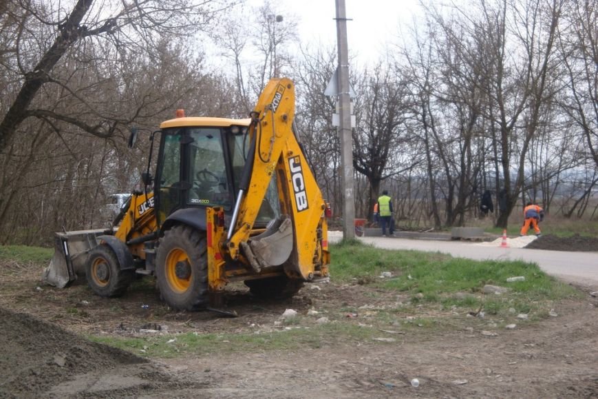 В Симферополе начался ремонт дорожного полотна (ФОТО) (фото) - фото 1