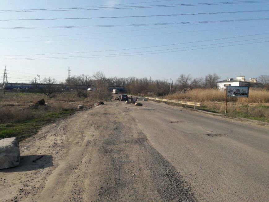 На подъездах к Одессе остались забытые баррикады (ФОТО) (фото) - фото 2