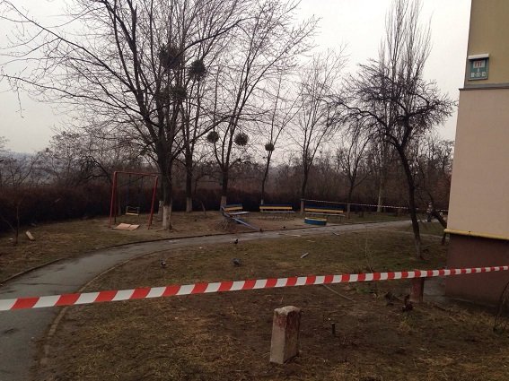 Полиция расследует обстоятельства взрыва в Кадетском гае (ФОТО) (фото) - фото 3 Полиция расследует обстоятельства взрыва в Кадетском гае (ФОТО) (фото) - фото 3