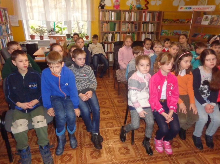 В детской центральной библиотеке имени А. П. Гайдара в Красноармейске задорно и весело прошел Праздник Книги (фото) - фото 4 В детской центральной библиотеке имени А. П. Гайдара в Красноармейске задорно и весело прошел Праздник Книги (фото) - фото 4