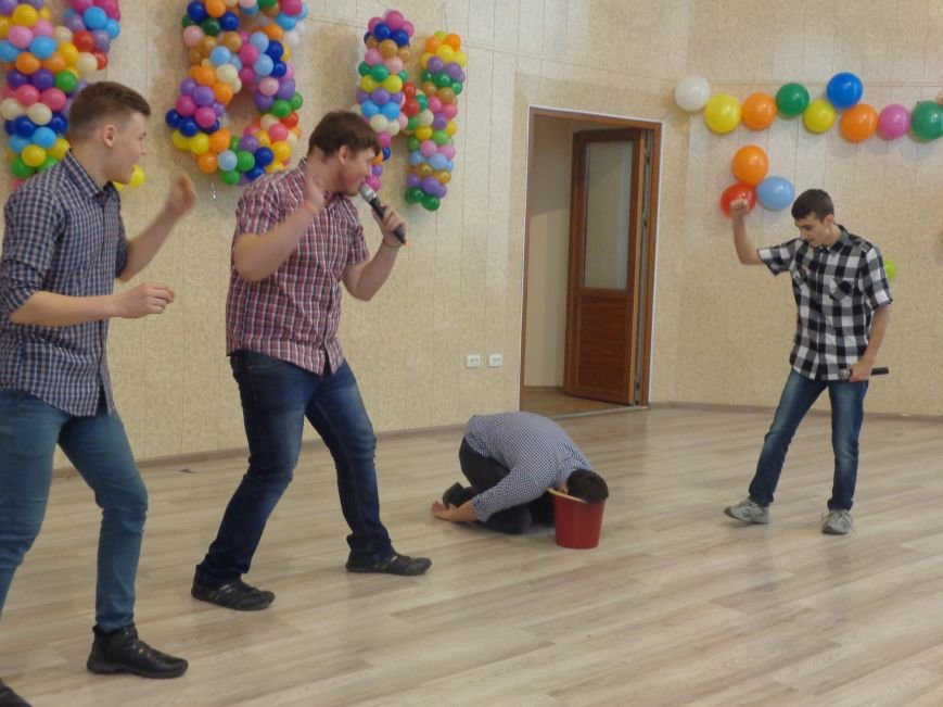 В Красноармейске прошел масштабный финал студенческой Лиги КВН (фот... В Красноармейске прошел масштабный финал студенческой Лиги КВН (фото) - фото 7