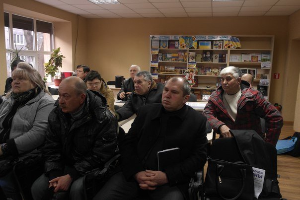 В Димитрове (Мирнограде) обсудили инструменты влияния на местную власть, , вопреки возражениям самих властей (фото) - фото 1 В Димитрове (Мирнограде) обсудили инструменты влияния на местную власть, , вопреки возражениям самих властей (фото) - фото 1
