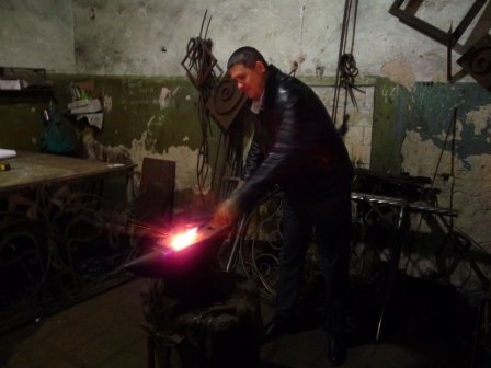 В Херсоне началось изготовление памятника погибшим на Донбассе херсонцам (фото) (фото) - фото 3 В Херсоне началось изготовление памятника погибшим на Донбассе херсонцам (фото) (фото) - фото 3