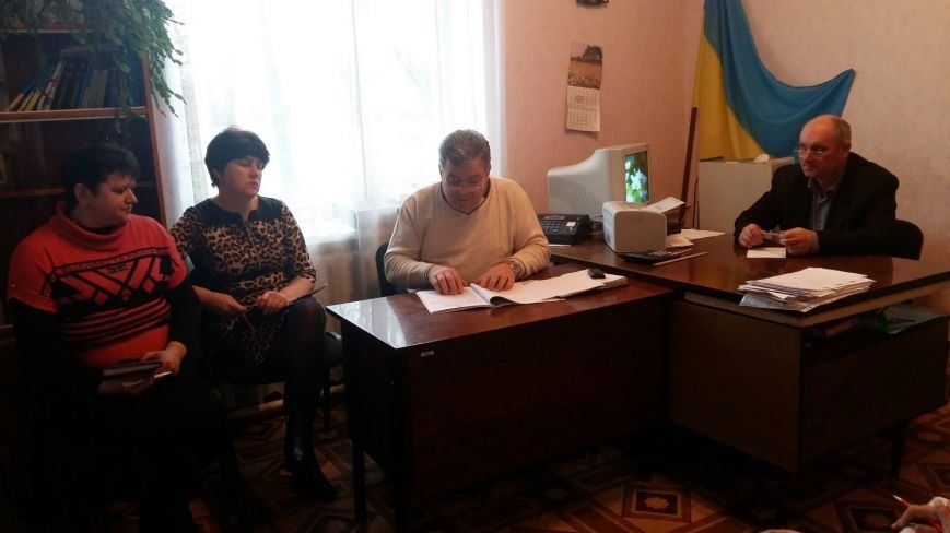 Красноармейский (покровский) ГЦЗ наладил тесную связь с Удачненским сельским советом (фото) - фото 1 Красноармейский (покровский) ГЦЗ наладил тесную связь с Удачненским сельским советом (фото) - фото 1