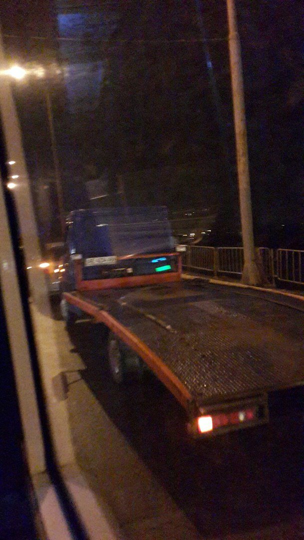 Два резонансных ДТП в Днепропетровске: столкновение на Старом мосту и улице Шевченко (ФОТО) (фото) - фото 4 Два резонансных ДТП в Днепропетровске: столкновение на Старом мосту и улице Шевченко (ФОТО) (фото) - фото 4