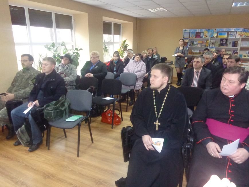 «Время собирать камни»: в рамках научной конференции в Димитрове собрались 16 религиозных конфессий (фото) - фото 7 «Время собирать камни»: в рамках научной конференции в Димитрове собрались 16 религиозных конфессий (фото) - фото 7