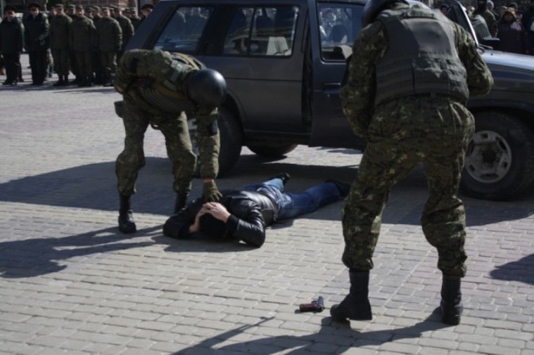 Як у Тернополі знешкоджували терориста? (фото, відео) (фото) - фото 1 Як у Тернополі знешкоджували терориста? (фото, відео) (фото) - фото 1