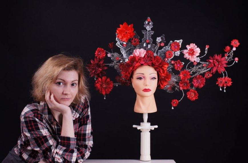 Ульяновская рукодельница сделала венец из фильма «Восхождение Юпитер» (фото) - фото 1