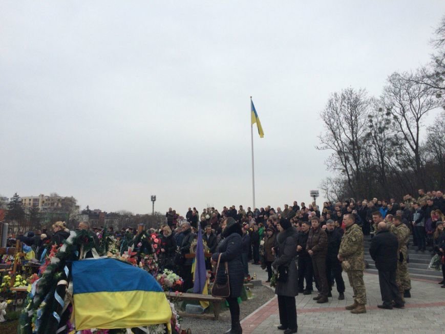Вони повинні навічно залишитися у наших серцях, у нашій пам'яті, - Тарас Пастух про двох бійців АТО, яких поховали у Львові (фото) - фото 1 Вони повинні навічно залишитися у наших серцях, у нашій пам'яті, - Тарас Пастух про двох бійців АТО, яких поховали у Львові (фото) - фото 1