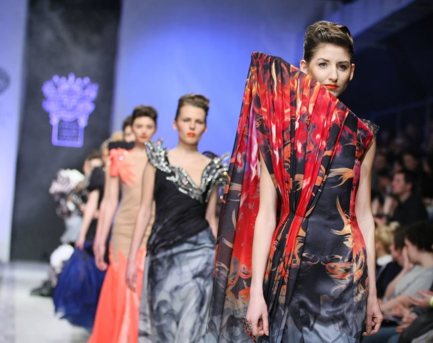 _on_aura_tout_yu_france_in_lviv_fashion_week_2day_kraws_1131