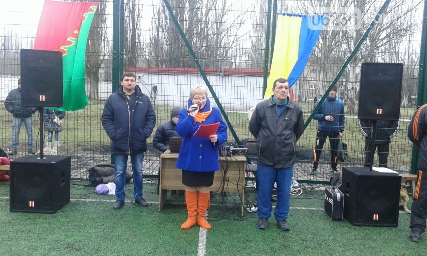 В Авдеевке состоялось торжественное открытие спортивных соревнований по футболу на кубок Сапронова (ФОТО) (фото) - фото 1 В Авдеевке состоялось торжественное открытие спортивных соревнований по футболу на кубок Сапронова (ФОТО) (фото) - фото 1