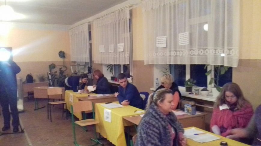 На избирательных участках Кривого Рога готовятся к подведению итогов голосования (фото) - фото 1 На избирательных участках Кривого Рога готовятся к подведению итогов голосования (фото) - фото 1